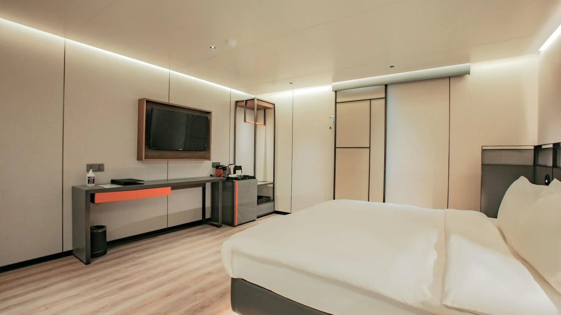 L&L City Hotel Jeju 3*,  South Korea